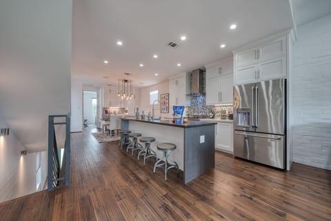 Lavaca Street Kitchen with Large Island