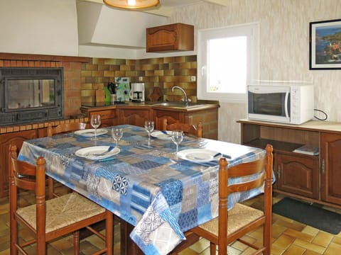 Furniture, Room, Property, Table, Kitchen, Floor, Building, Interior Design, Countertop, Dining Room