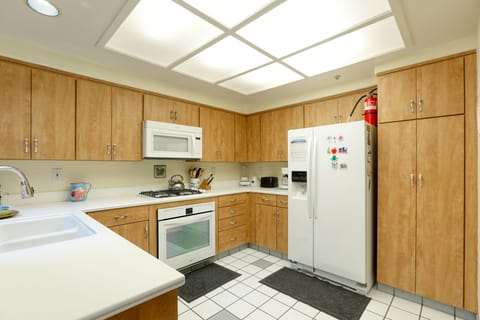 160 Ocean View Kitchen - 160 Ocean View Kitchen