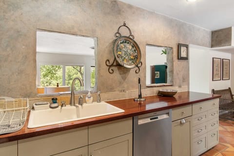 A great big partitioned sink and plenty of counter space assure no one is crowded during meal prep!
