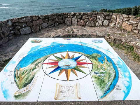 Water, Art, Plant, Urban Design, Leisure, Landscape, Symmetry, Tourism, Recreation