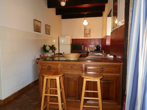 Furniture, Room, Property, Cabinetry, Building, Hardwood, Kitchen, Floor, House, Table