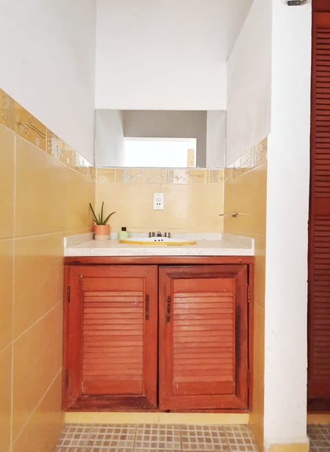 Business Room | Bathroom sink