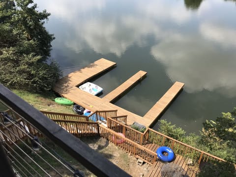 Boat dock for 1 boat or swimming and fishing/kayaking.  Also has burn pit/grill 