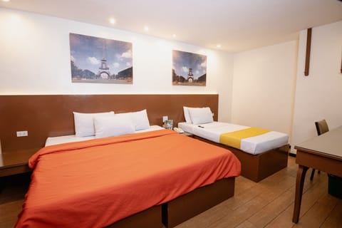 Euro suite two | In-room safe, rollaway beds, free WiFi, bed sheets