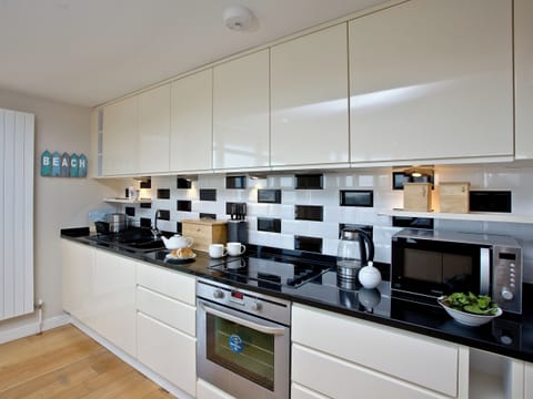 Kitchen | Pebbles, Westward Ho!