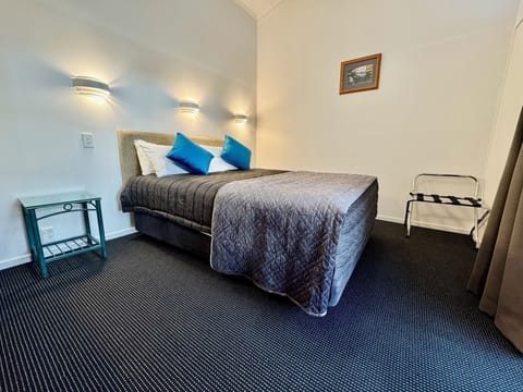 Family Room, 1 Bedroom | In-room safe, iron/ironing board, free WiFi, bed sheets