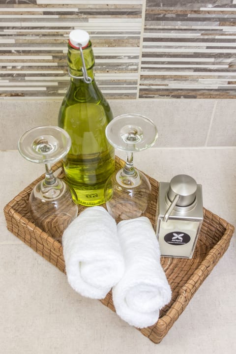 Junior Room | Bathroom amenities | Shower, free toiletries, hair dryer, bidet