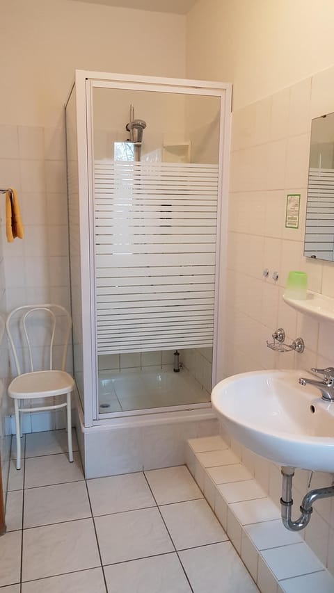 Standard Double or Twin Room, Ensuite | Bathroom