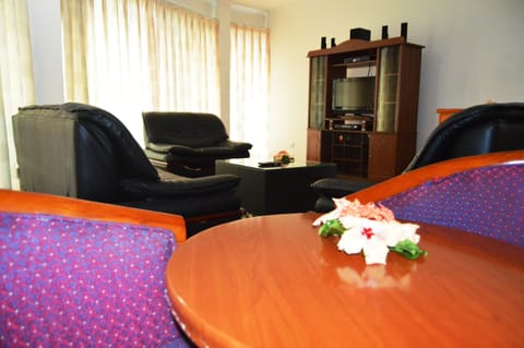 Presidential Suite | Living room | Flat-screen TV