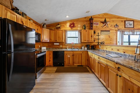 fully equipped kitchen