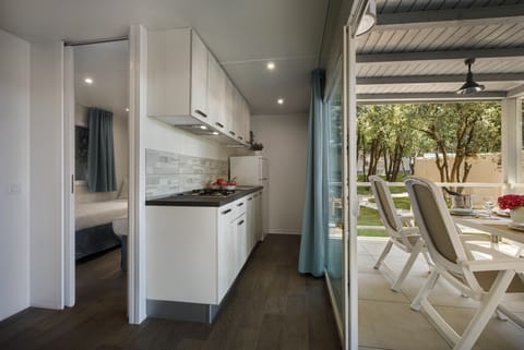 Superior Mobile Home | Private kitchen | Full-size fridge, microwave, stovetop, coffee/tea maker