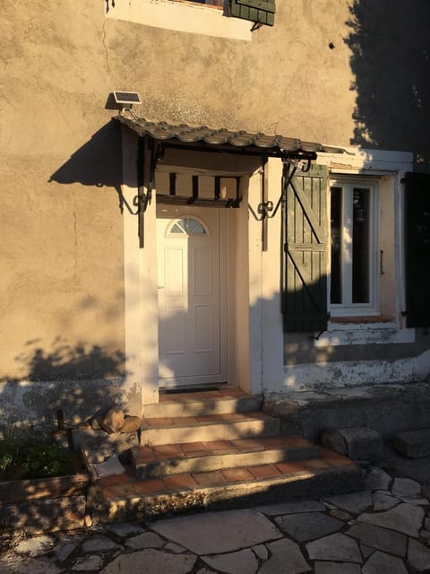 La Vieille Maison Entrance