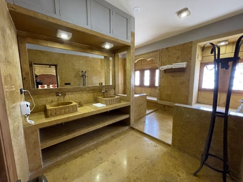 Superior Suite | Bathroom | Shower, rainfall showerhead, designer toiletries, hair dryer