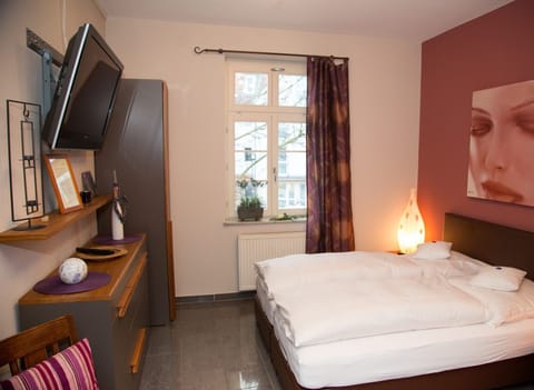 Double Room | Individually decorated, free WiFi, bed sheets