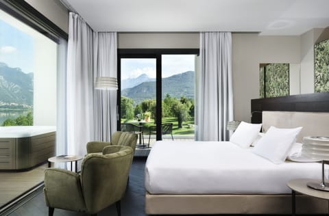 Signature Suite | Egyptian cotton sheets, premium bedding, down comforters, pillowtop beds