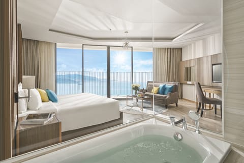 Executive King Ocean View | Minibar, in-room safe, individually decorated, individually furnished