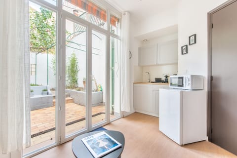 Studio, Terrace (3) | Private kitchenette | Full-size fridge, microwave, stovetop, espresso maker