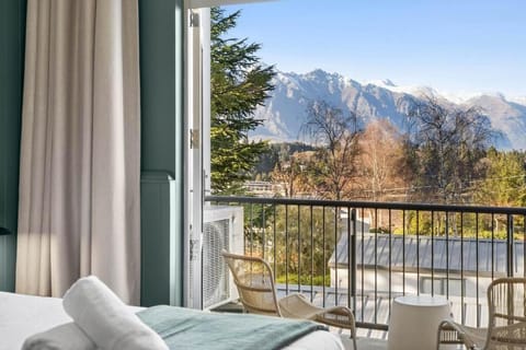 Superior Mountain View 1 Bedroom Unit | Mountain view