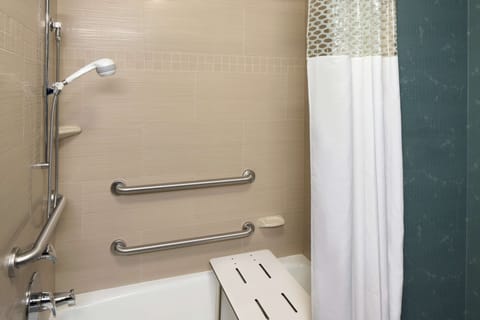 Studio, 2 Queen Beds, Accessible, Bathtub (Mobility & Hearing) | Bathroom | Combined shower/tub, free toiletries, hair dryer, towels