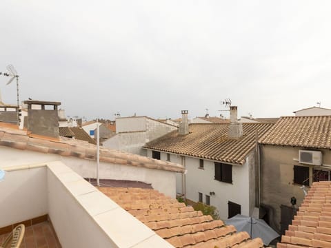 Sky, Building, Cloud, Window, Wood, House, Neighbourhood, Residential Area, Urban Design