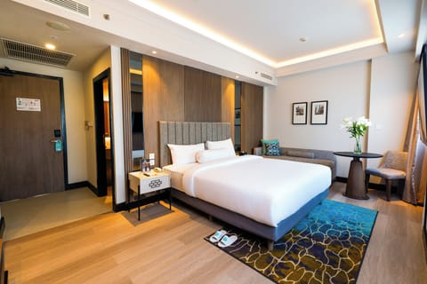 Executive Double Room | Premium bedding, desk, laptop workspace, soundproofing