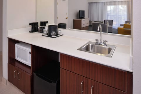 Suite, 1 Bedroom | Hypo-allergenic bedding, down comforters, desk, blackout drapes