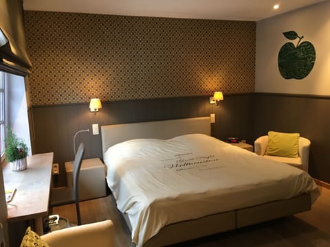 Deluxe Double Room, 1 King Bed | Premium bedding, down comforters, individually decorated