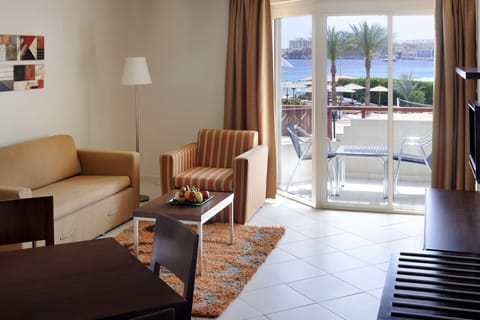 Executive Suite, 1 King Bed, Ocean View | Minibar, in-room safe, iron/ironing board, free WiFi