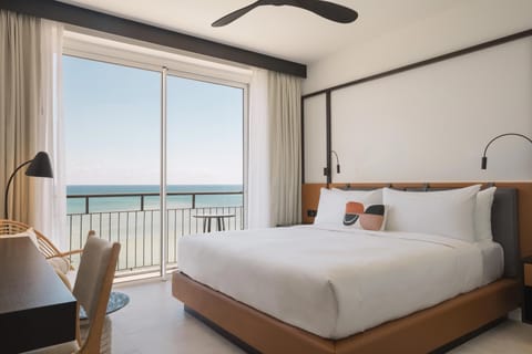 Deluxe Room, 1 King Bed, Balcony, Sea View (Balcony) | Premium bedding, down comforters, Select Comfort beds, minibar