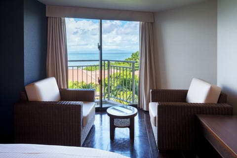 Ocean View Room (Ocean's Wing building) | In-room safe, desk, iron/ironing board, cribs/infant beds