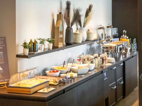Daily continental breakfast for a fee