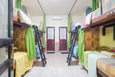 Shared Dormitory | Desk, free WiFi, bed sheets