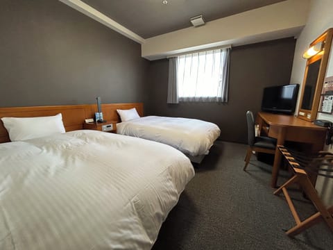 Comfort Twin Room, 2 Twin Beds, Non Smoking | Desk, blackout drapes, iron/ironing board, free WiFi