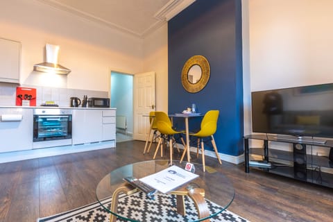 Deluxe Apartment, Private Bathroom (Flat2 Fulwood Heights) | Interior