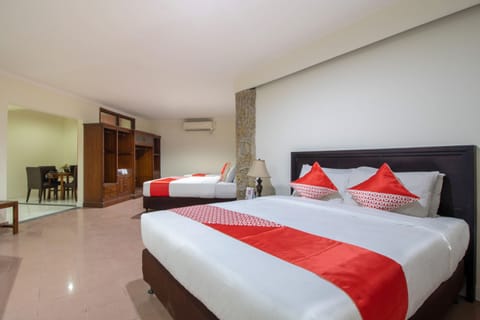 Family Double Room | Free WiFi, bed sheets