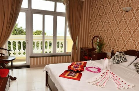 Superior Double Room, Sea View | Minibar, desk, iron/ironing board, free WiFi