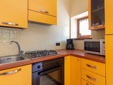 Cabinetry, Countertop, Kitchen Sink, Sink, Kitchen Stove, Kitchen Appliance, Kitchen, Home Appliance, Wood, Gas Stove