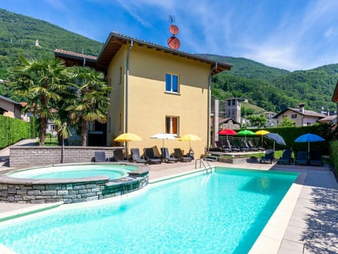 Water, Sky, Cloud, Property, Swimming Pool, Plant, Building, Azure, Nature, Shade