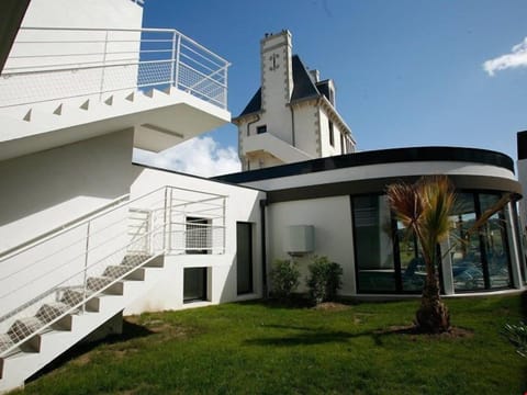 With many areas to take in the views, enjoy the openness of the resort grounds.