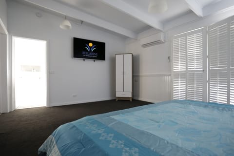 Luxury Room | Iron/ironing board, free WiFi, bed sheets