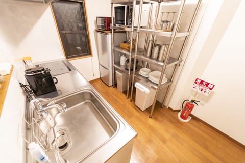 Private Vacation Home | Private kitchenette | Full-size fridge, microwave, stovetop, coffee/tea maker