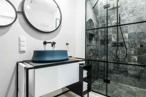 Apartment, 1 Bedroom | Bathroom sink