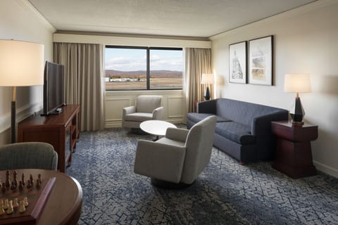 Presidential Suite, 1 Double Bed | Down comforters, desk, blackout drapes, iron/ironing board