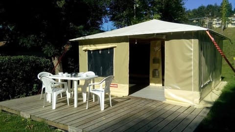 4-person nature equipped tent | Terrace/patio