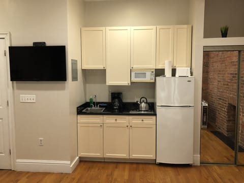 Studio 631, 3 Double Beds | Private kitchenette | Fridge, microwave, stovetop, coffee/tea maker