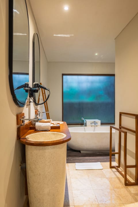 Pool Villa | Bathroom | Free toiletries, hair dryer, bathrobes, slippers