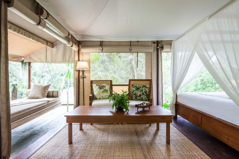 Suite Tent | Living area