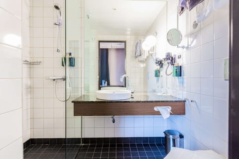 Double Room - City View | Bathroom | Designer toiletries, hair dryer, towels