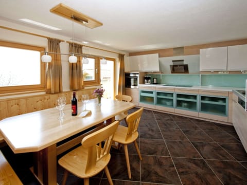 Chalet | Private kitchen | Highchair